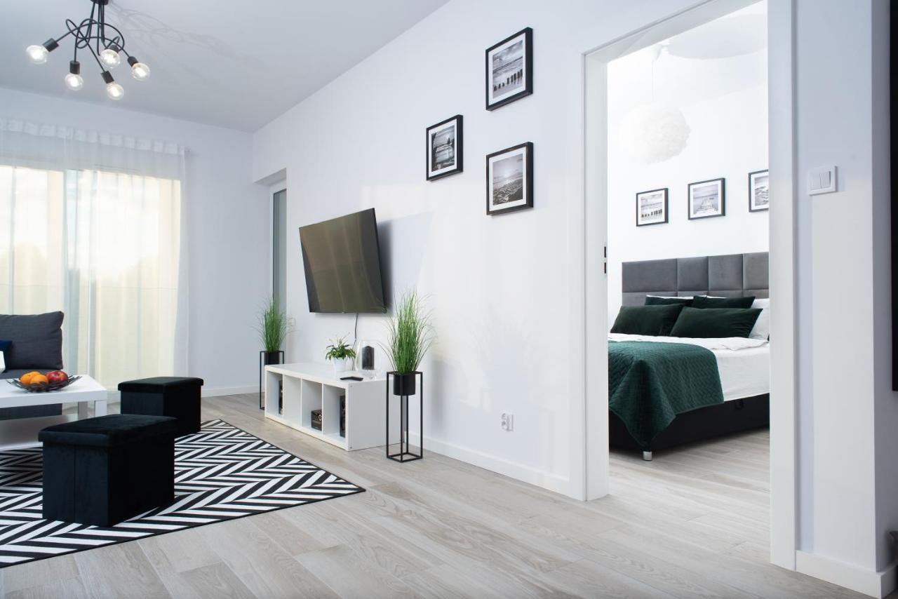 Apartament Happy Holiday 코워브제크 외부 사진